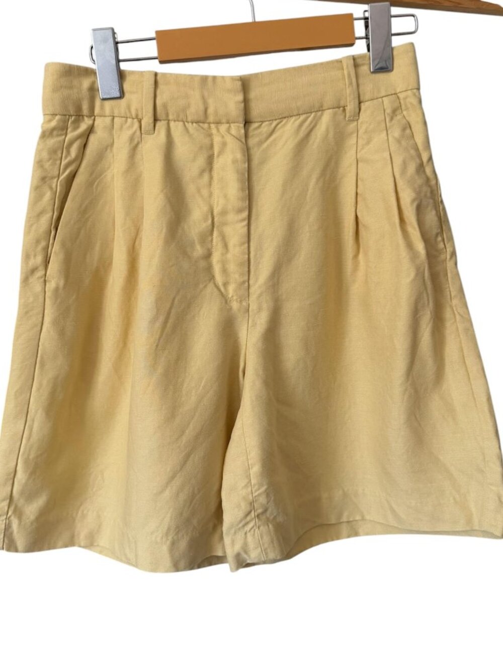 ARITZIA Wilfred The Effortless Linen Pleated Long Shorts in Butter Yellow Size 4